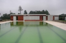 Piscina descubierta en Teixeiro (Curtis)